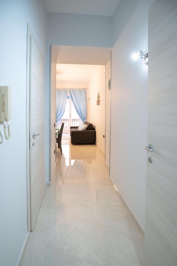 شقة New In!Amalie At Santa Lucia نابولي المظهر الخارجي الصورة