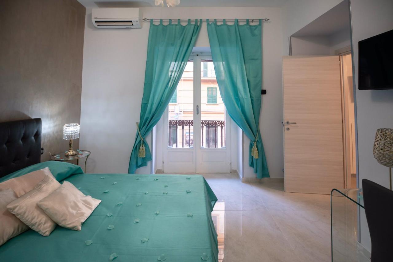 شقة New In!Amalie At Santa Lucia نابولي المظهر الخارجي الصورة
